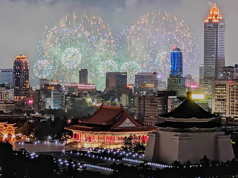SET Course, COE - Taiwan , city with fireworks